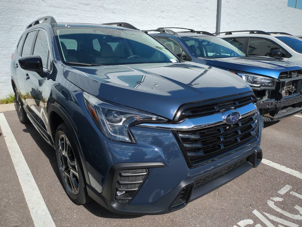 Certified 2025 Subaru Ascent Limited AWD/4WD image 1