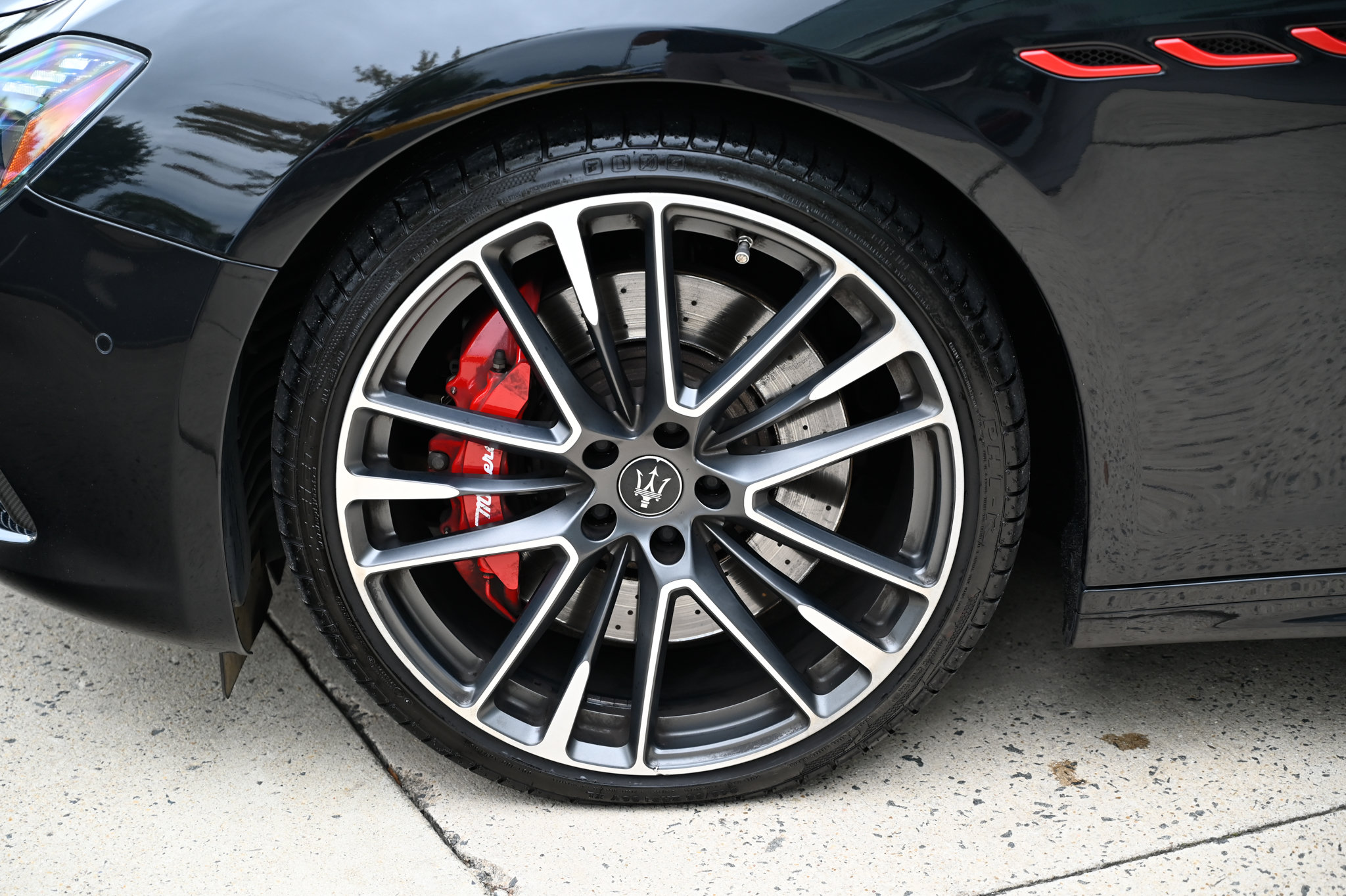Used 2021 Maserati Ghibli Trofeo RWD image 9
