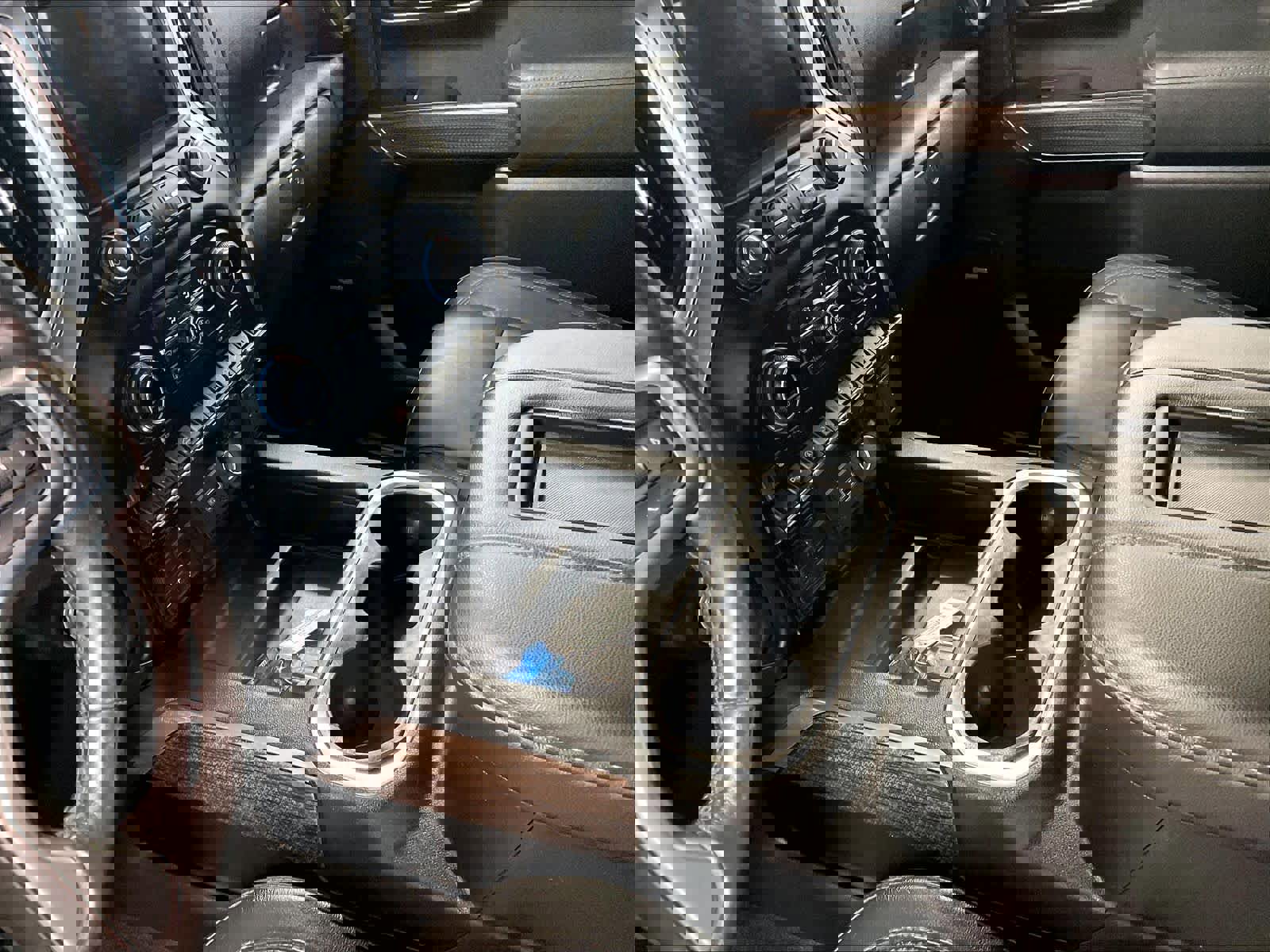 Used 2020 Chevrolet Silverado 1500 LT Trail Boss w/ Midnight Edition AWD/4WD image 20