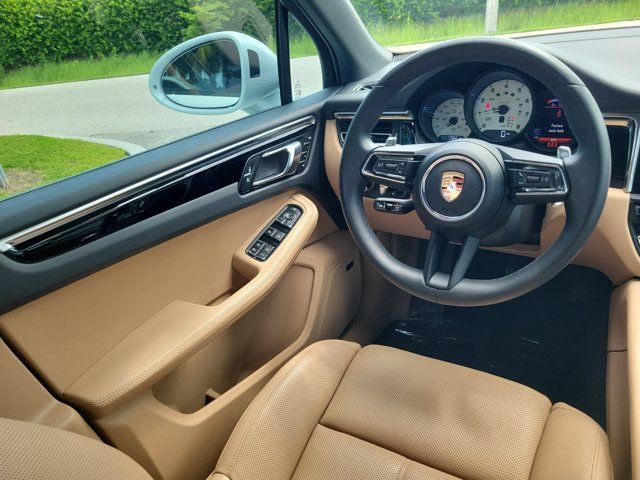 Used 2024 Porsche Macan AWD/4WD image 14