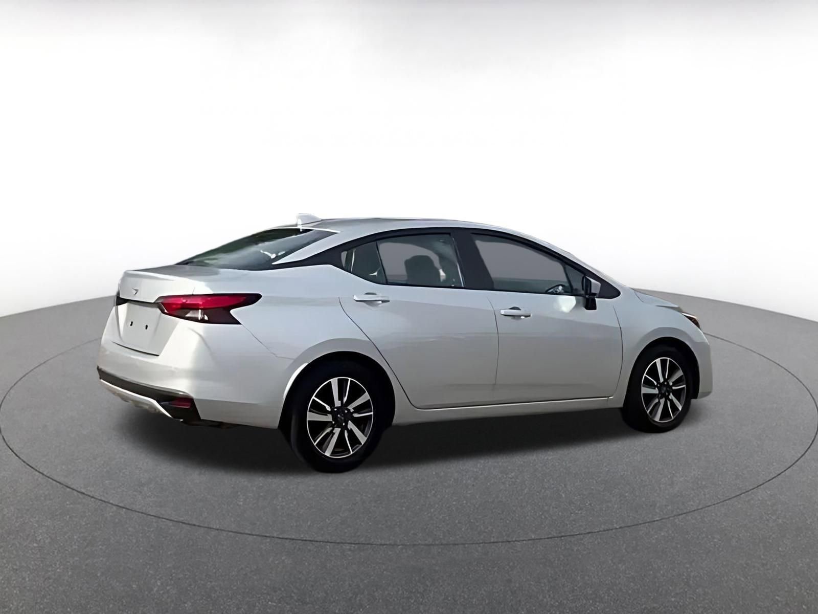 Used 2025 Nissan Versa SV image 10