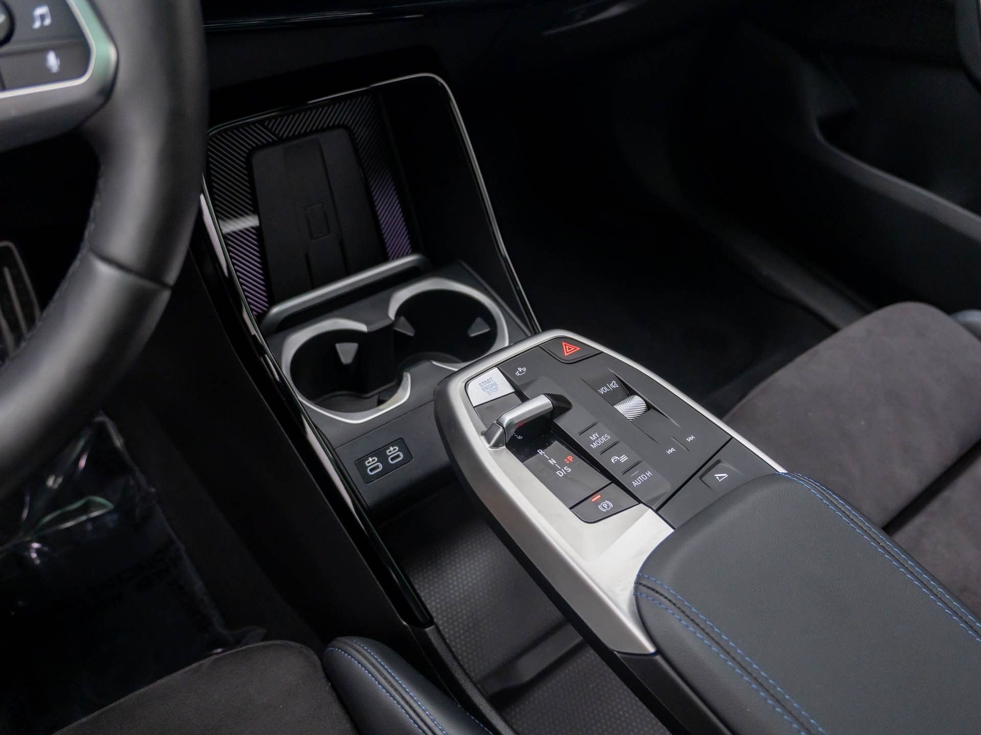 Certified 2025 BMW X2 xDrive28i AWD/4WD image 11