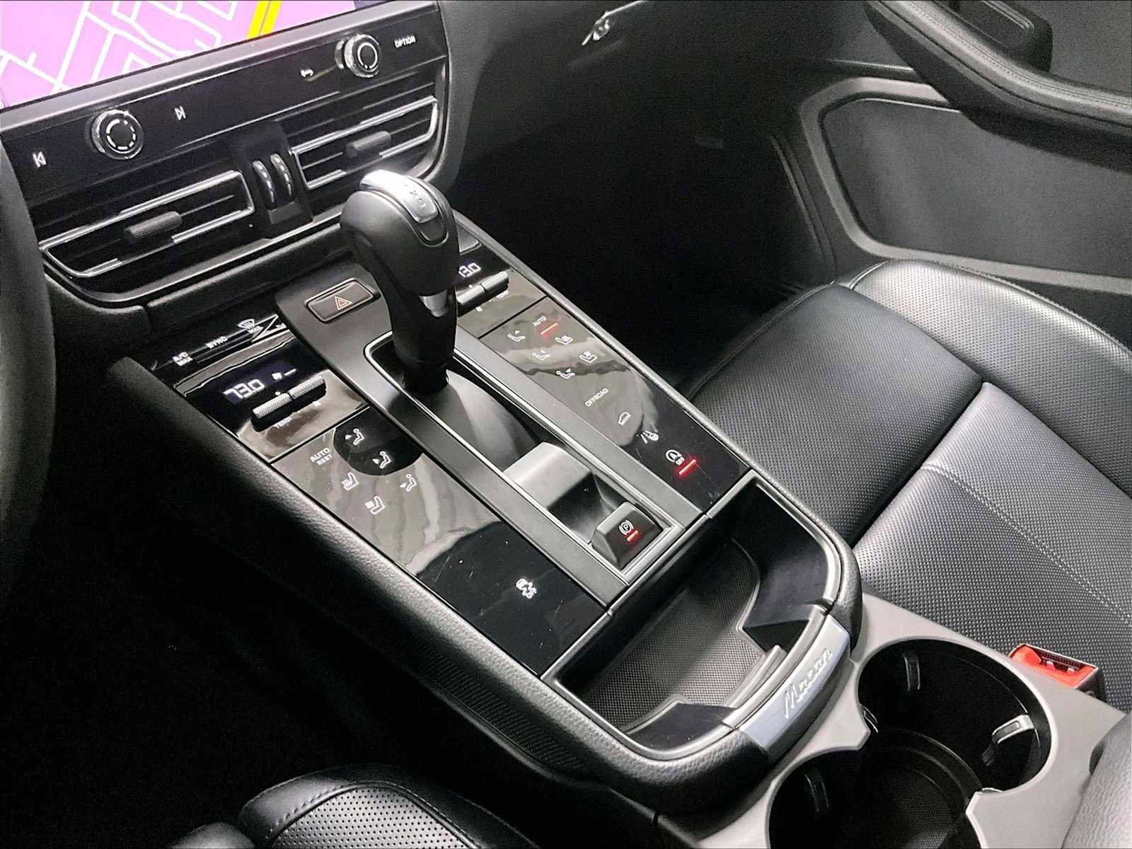 Used 2025 Porsche Macan image 19