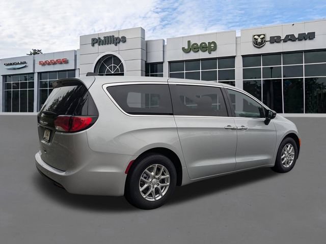 New 2026 Chrysler Voyager LX FWD image 4