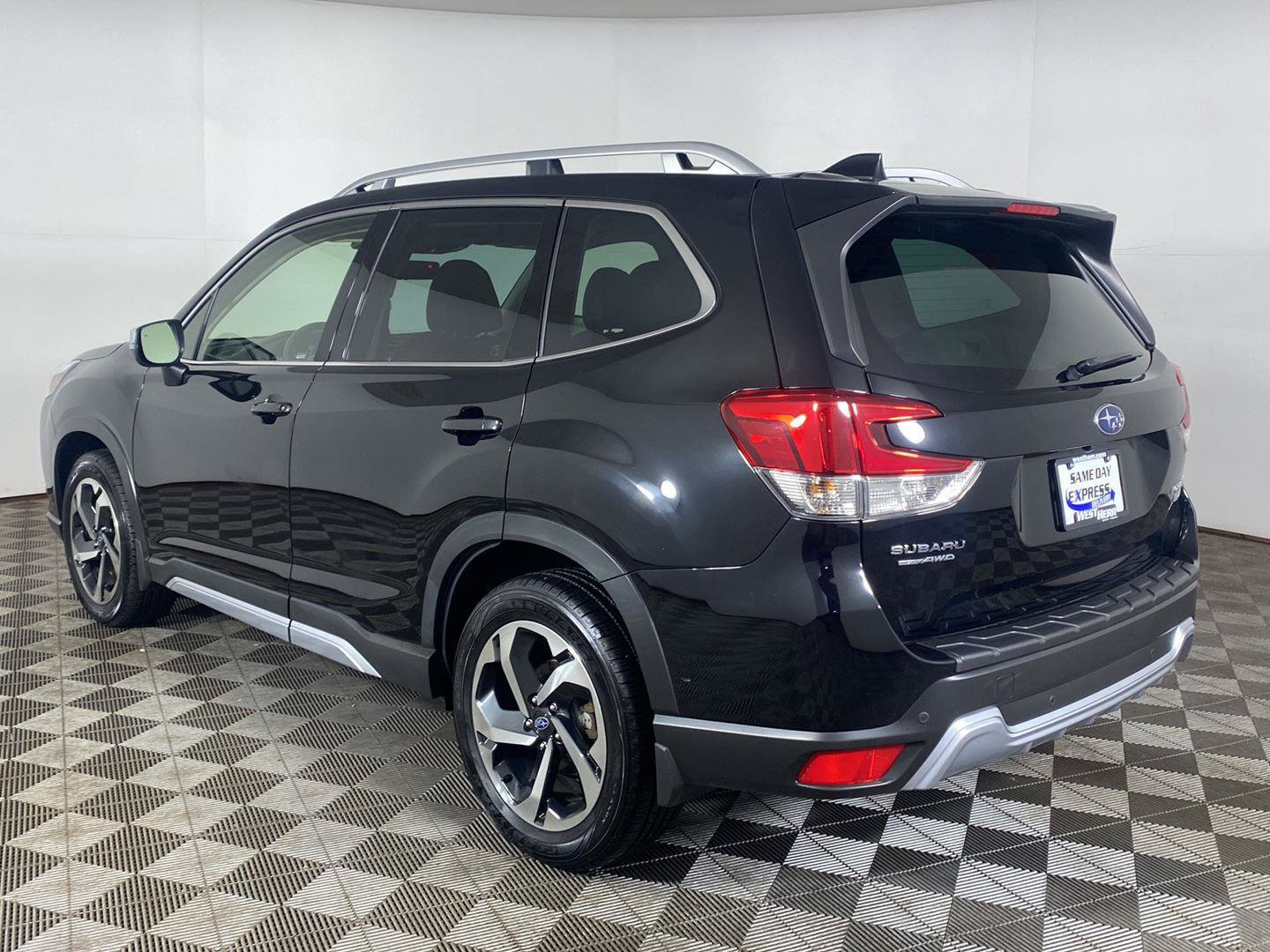 Used 2023 Subaru Forester Touring AWD/4WD image 8