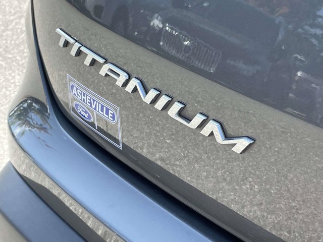 Certified 2024 Ford Edge Titanium AWD/4WD image 10
