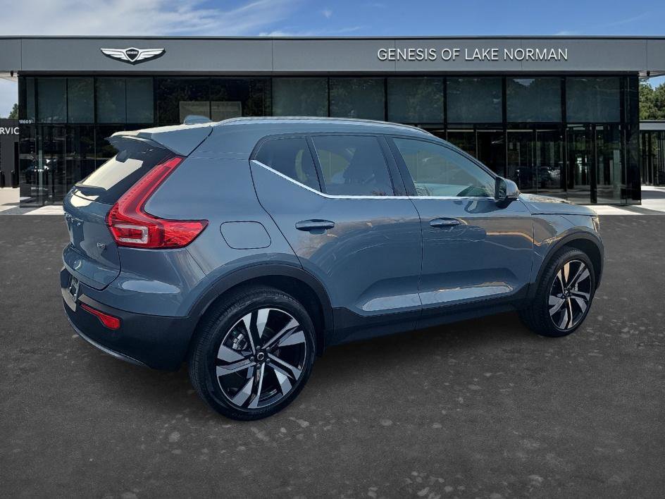 Used 2023 Volvo XC40 B5 Ultimate w/ Protection Package Premier image 5