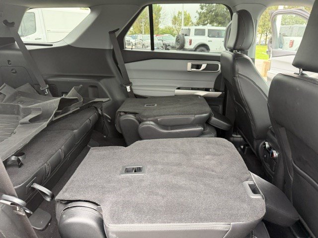 Certified 2023 Ford Explorer XLT w/ Equipment Group 202A AWD/4WD image 33