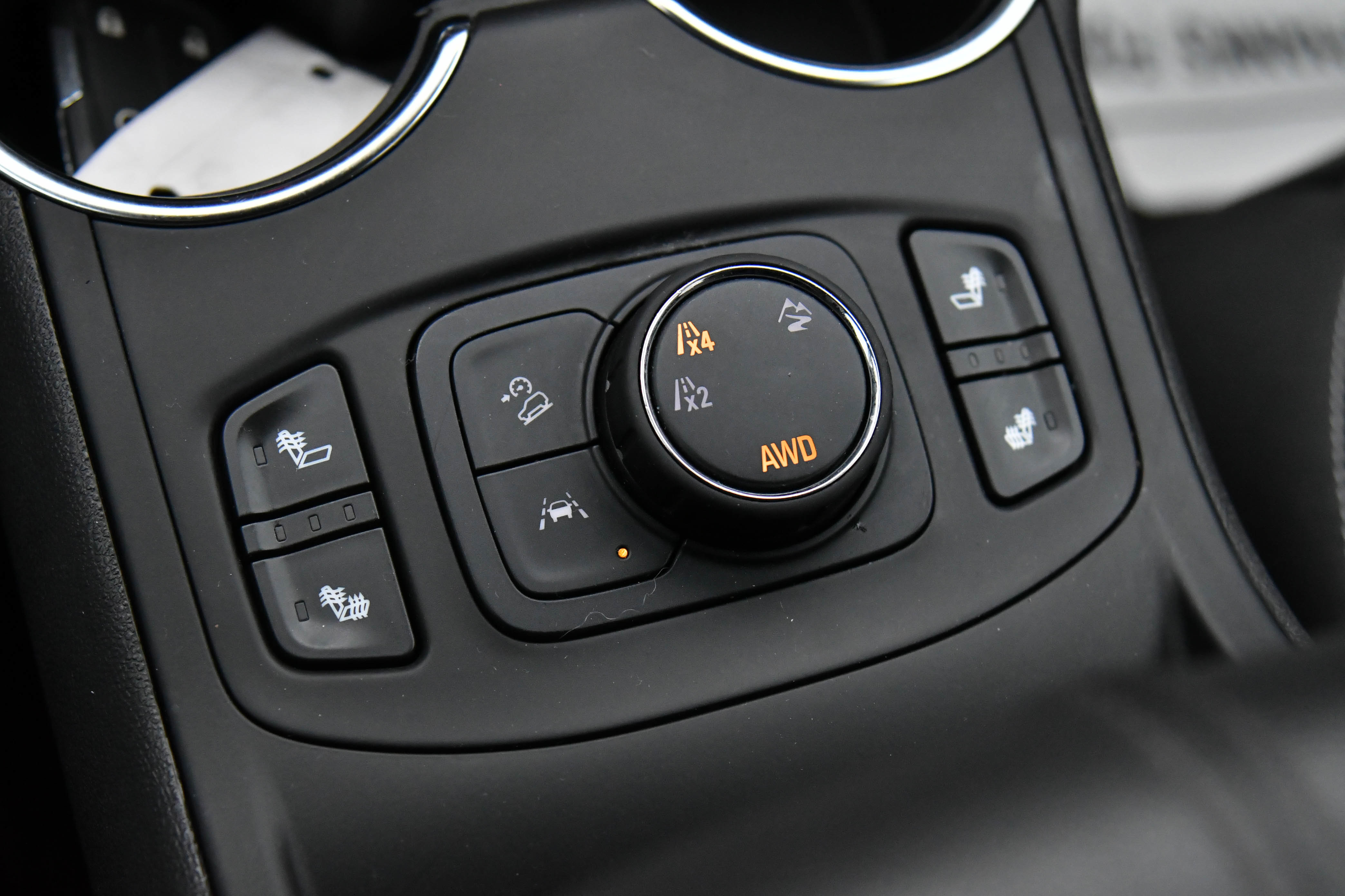 Used 2024 GMC Terrain SLT image 27