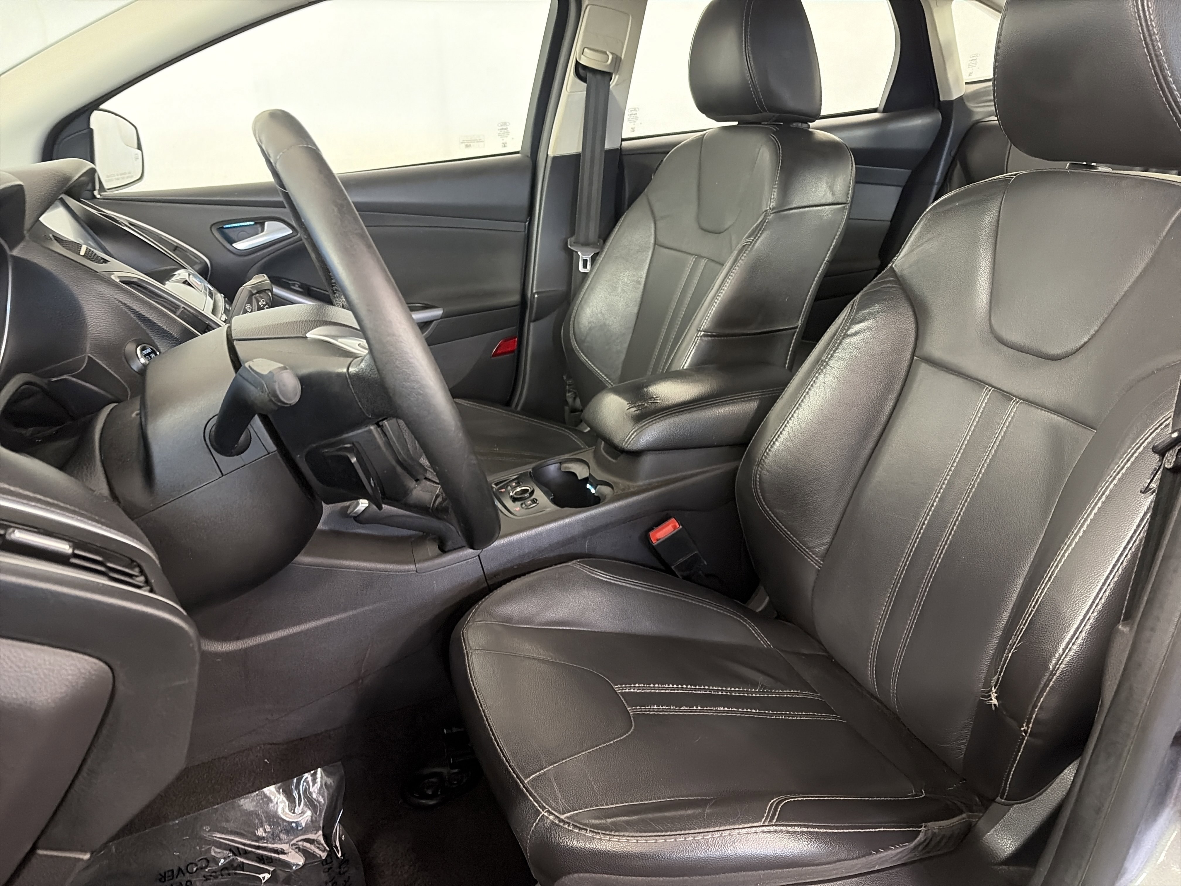 Used 2014 Ford Focus Titanium image 11