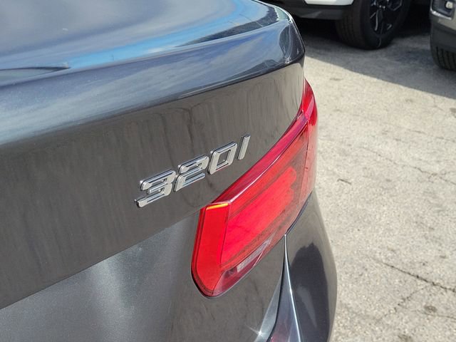 Used 2017 BMW 320i Sedan image 5