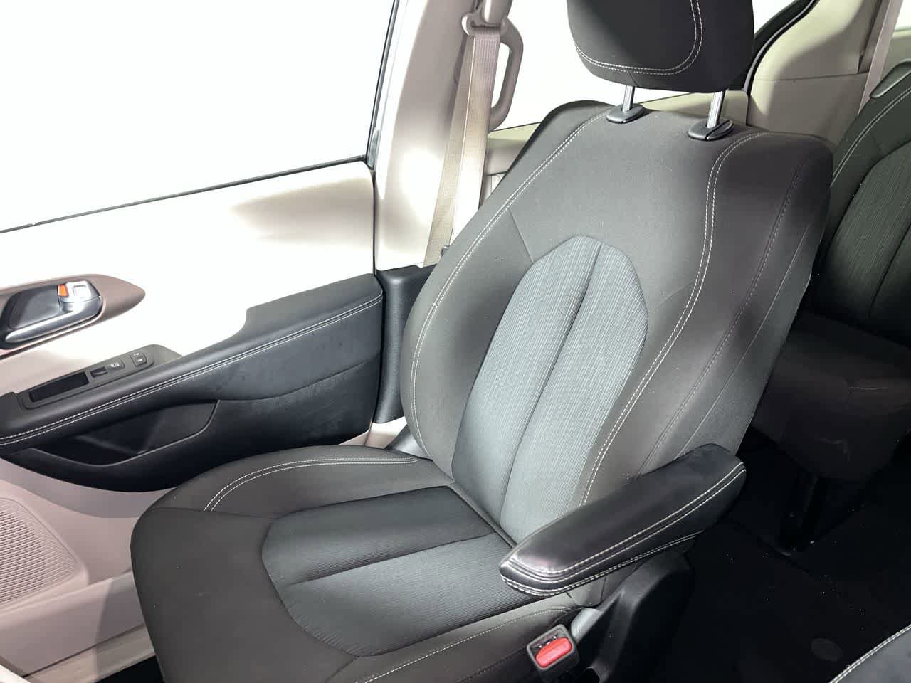 Used 2024 Chrysler Voyager LX FWD image 26