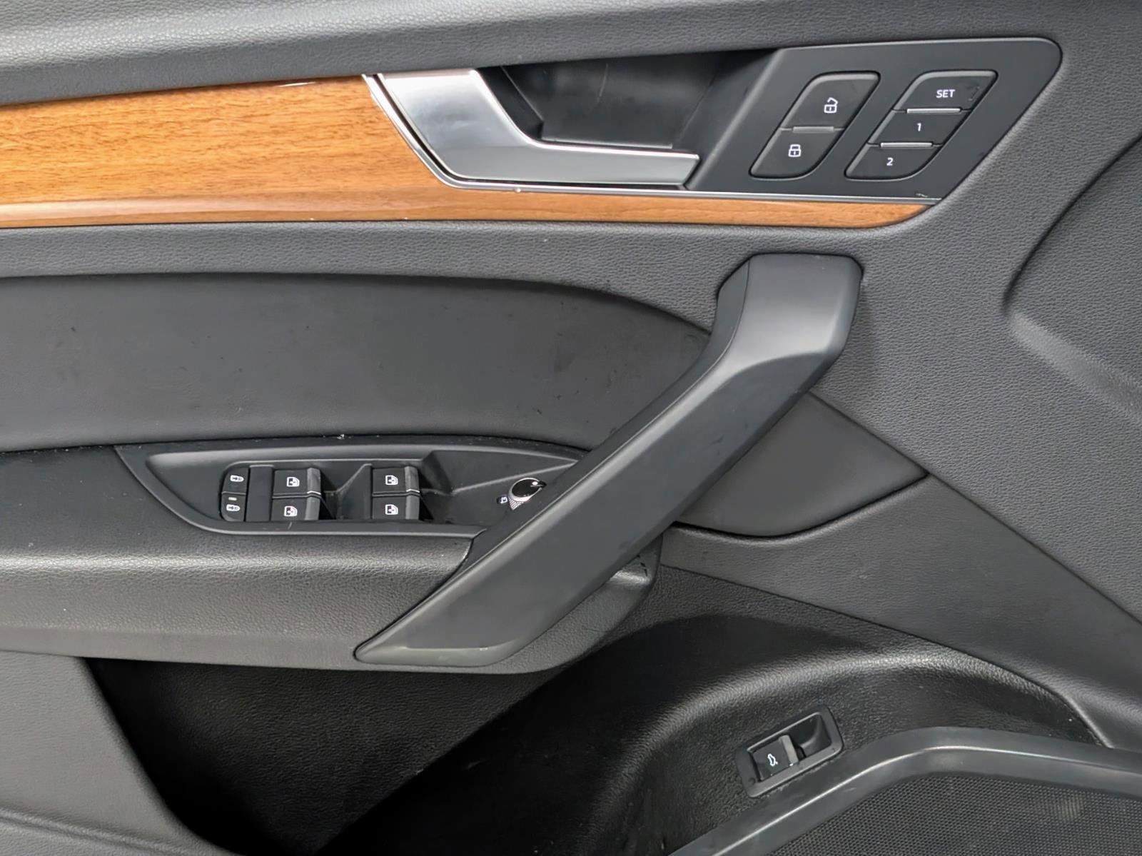 Used 2023 Audi Q5 2.0T Premium w/ Convenience Package image 14