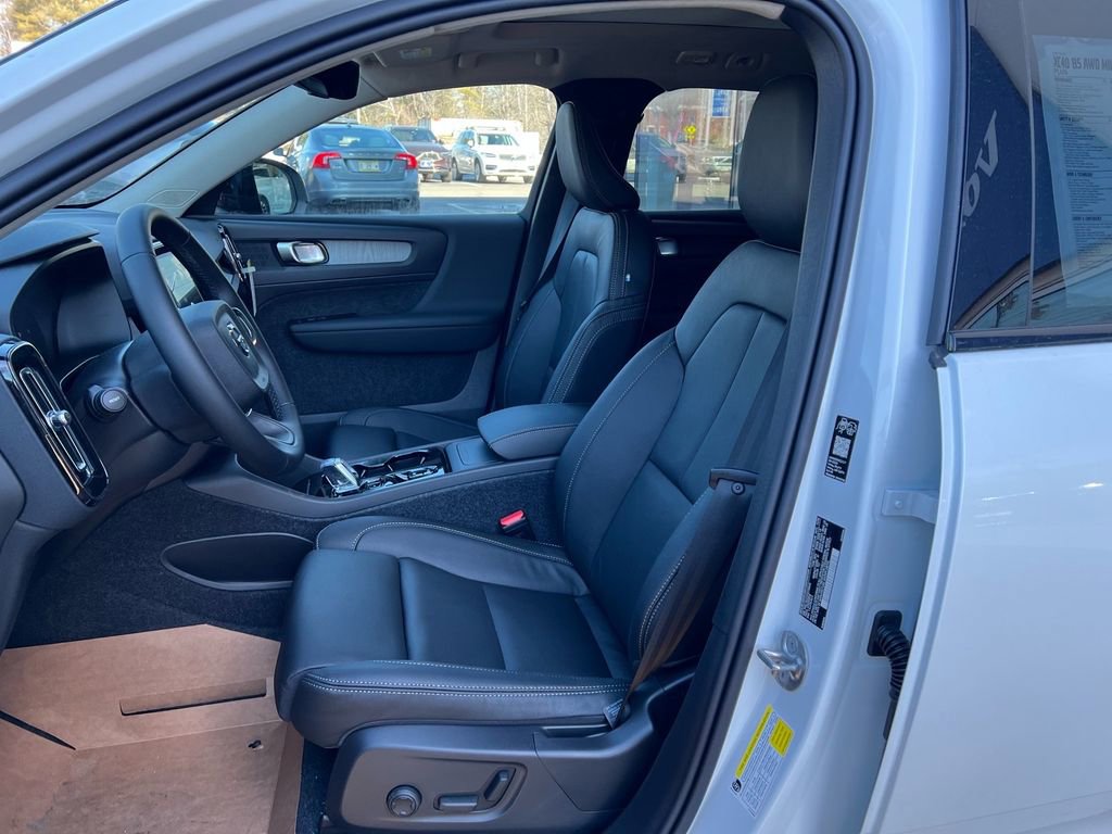 New 2026 Volvo XC40 B5 Plus w/ Protection Package Premier AWD/4WD image 9