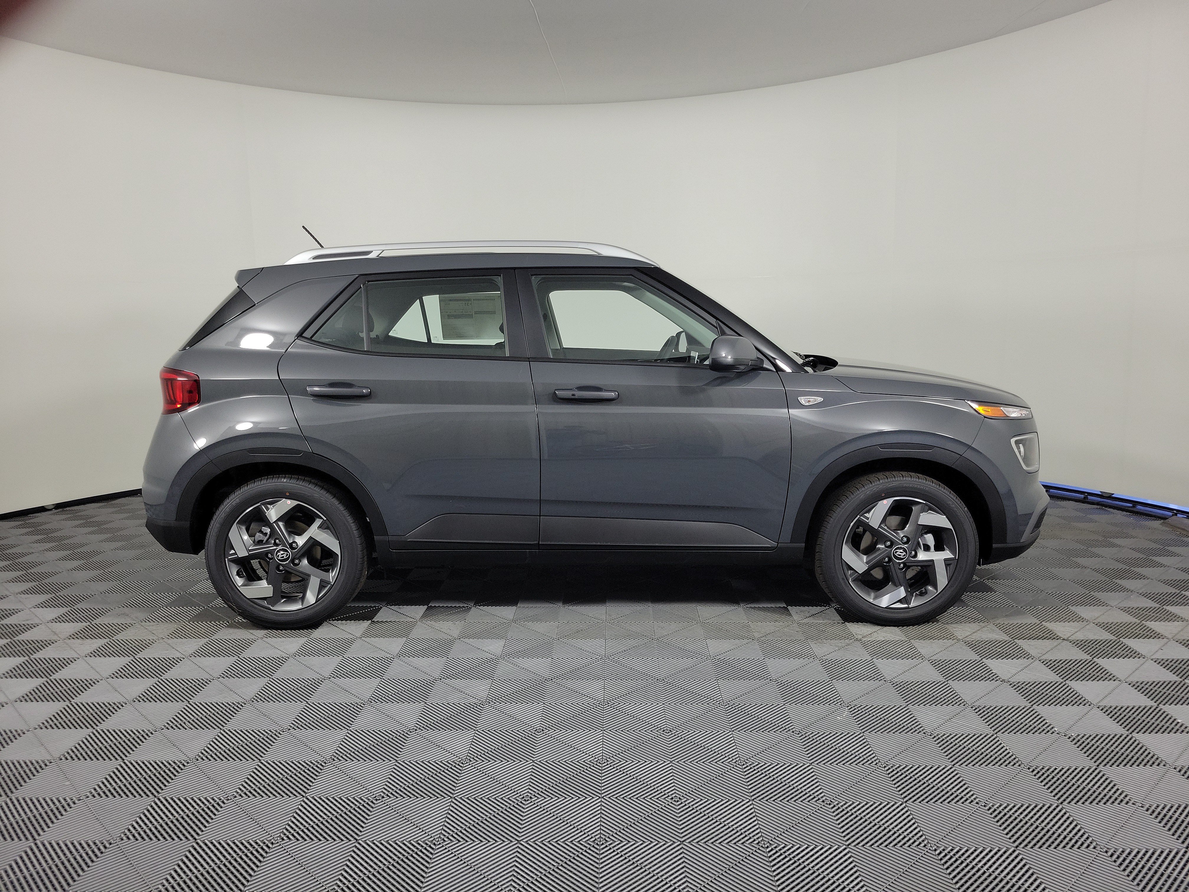 New 2026 Hyundai Venue SEL FWD image 2