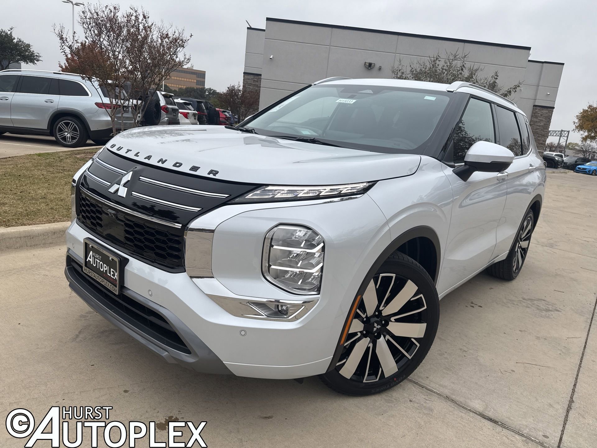 New 2026 Mitsubishi Outlander SEL FWD image 1