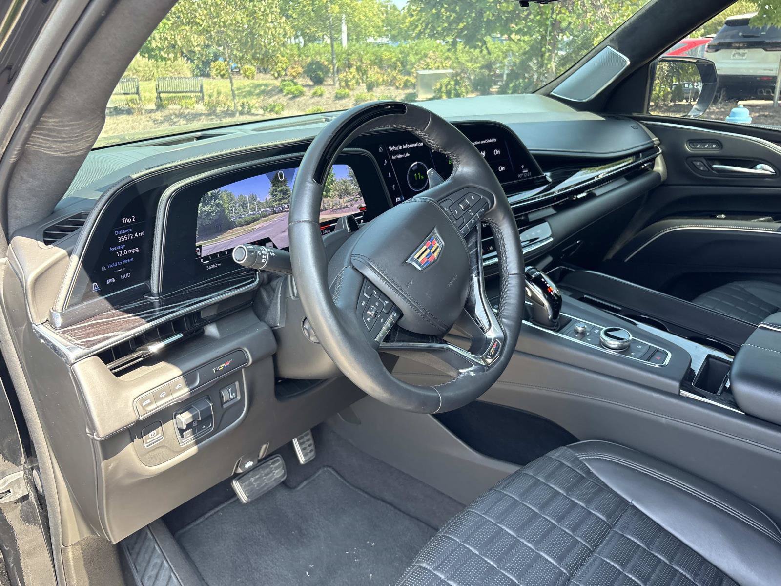 Used 2023 Cadillac Escalade ESV V AWD/4WD image 16