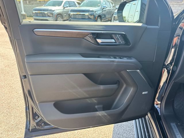 New 2026 Chevrolet Suburban High Country AWD/4WD image 25