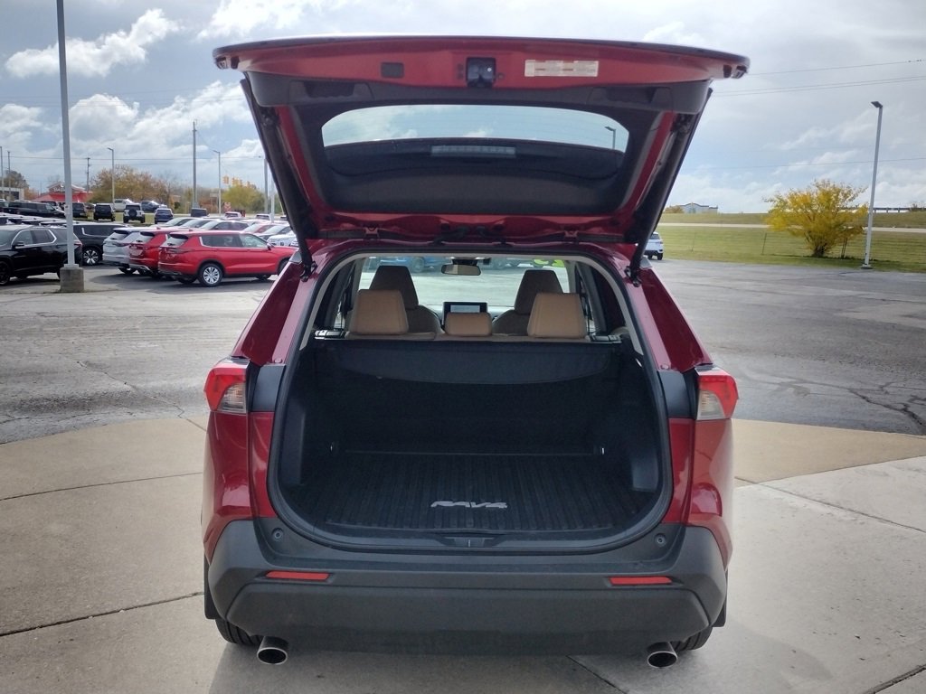 Used 2025 Toyota RAV4 XLE Premium image 12