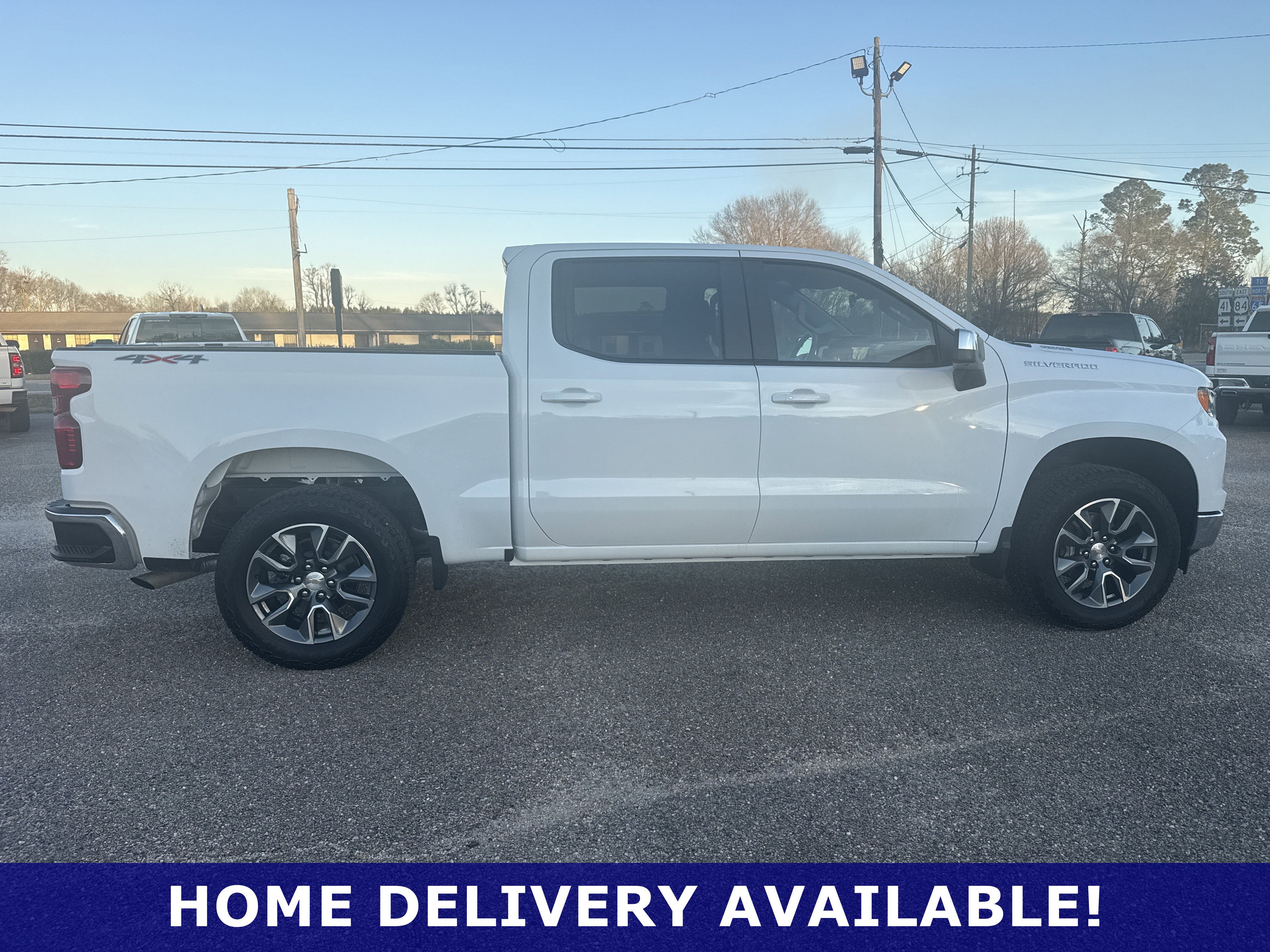 Used 2025 Chevrolet Silverado 1500 LT AWD/4WD image 11