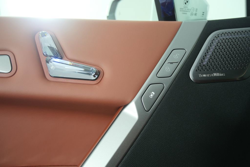 Used 2026 BMW iX xDrive60 w/ M Sport Package image 10