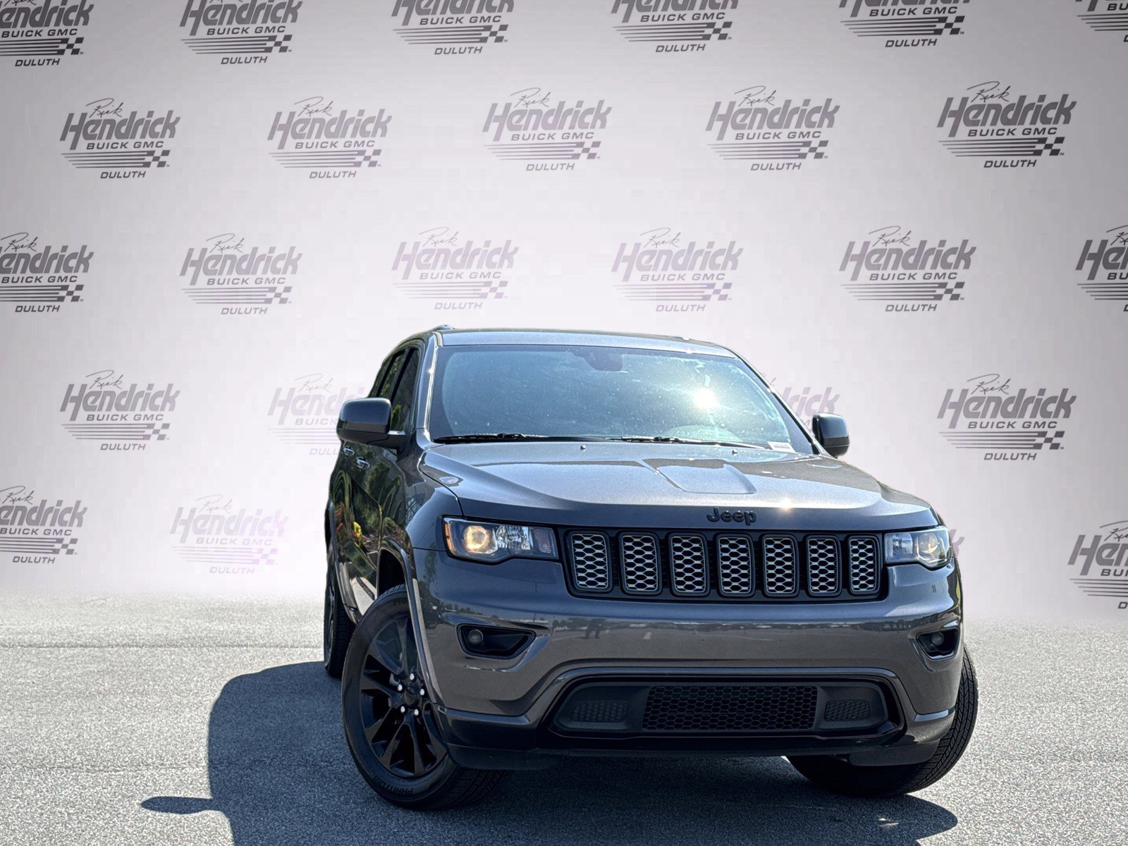 Used 2018 Jeep Grand Cherokee Altitude AWD/4WD image 2