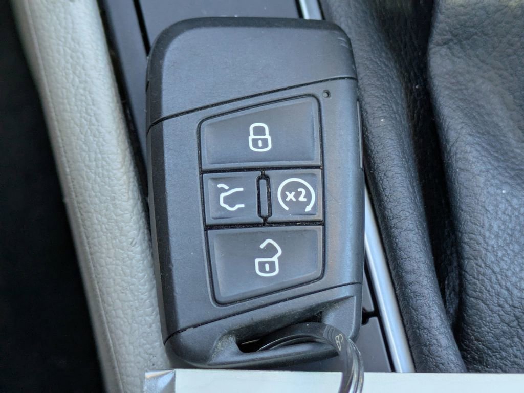 Used 2023 Volkswagen Jetta SE FWD image 29