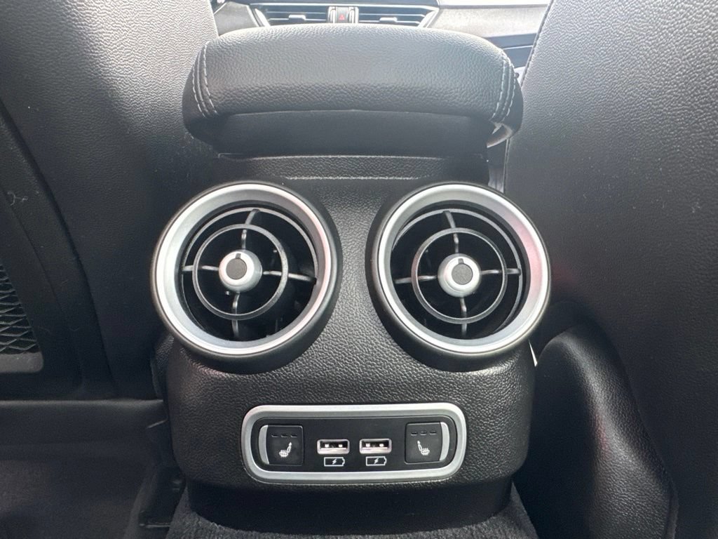 Used 2023 Alfa Romeo Giulia Veloce AWD/4WD image 54