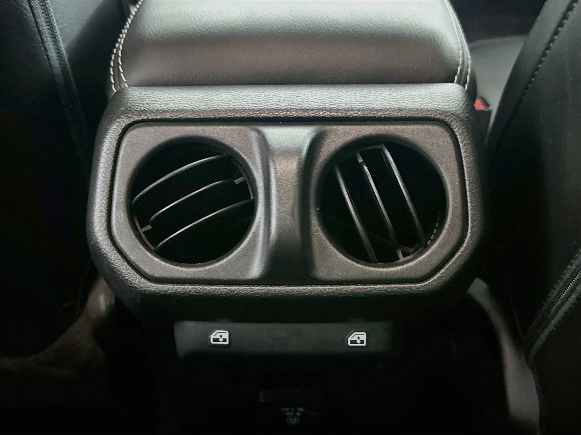 Used 2023 Jeep Wrangler Unlimited Sahara AWD/4WD image 27