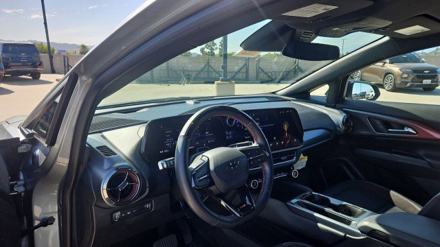 Used 2024 Chevrolet Equinox EV RS FWD image 10