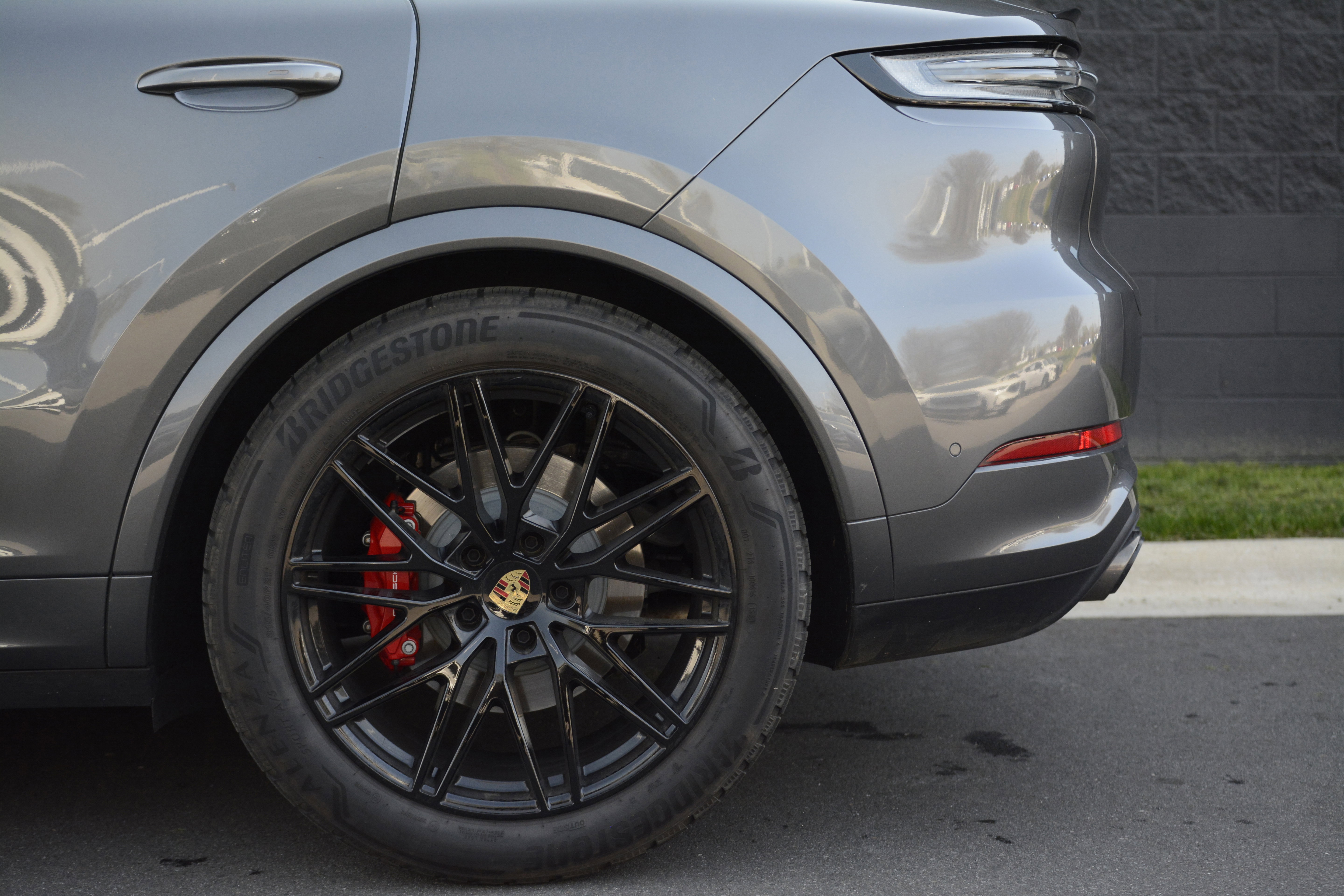 Certified 2024 Porsche Cayenne S AWD/4WD image 42