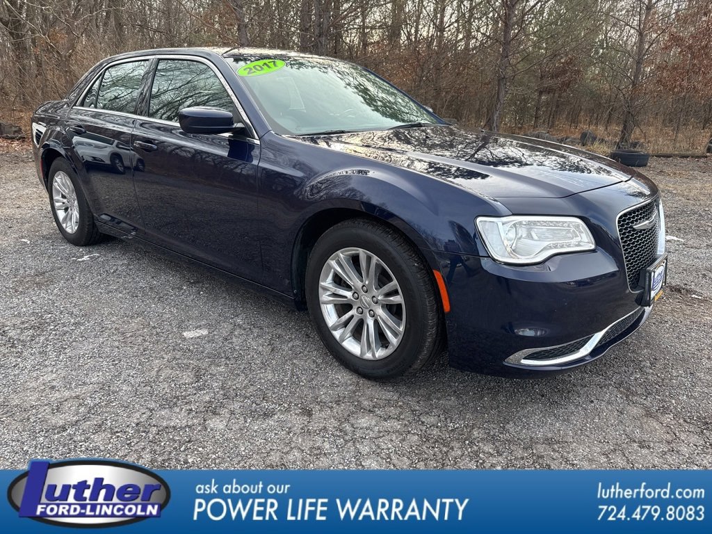 Used 2017 Chrysler 300 Limited image 1