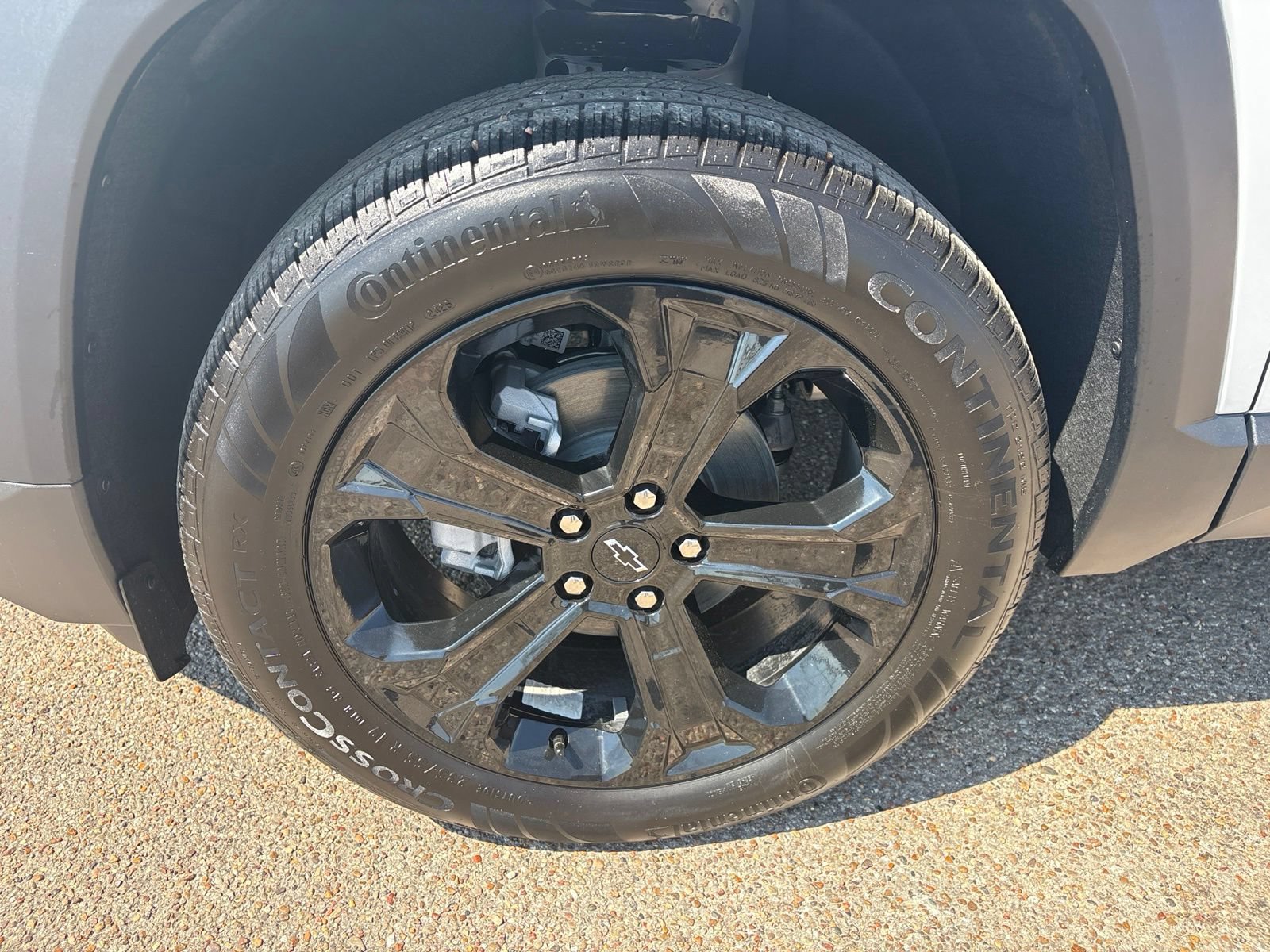 New 2027 Chevrolet Equinox LT w/ Midnight Edition FWD image 29