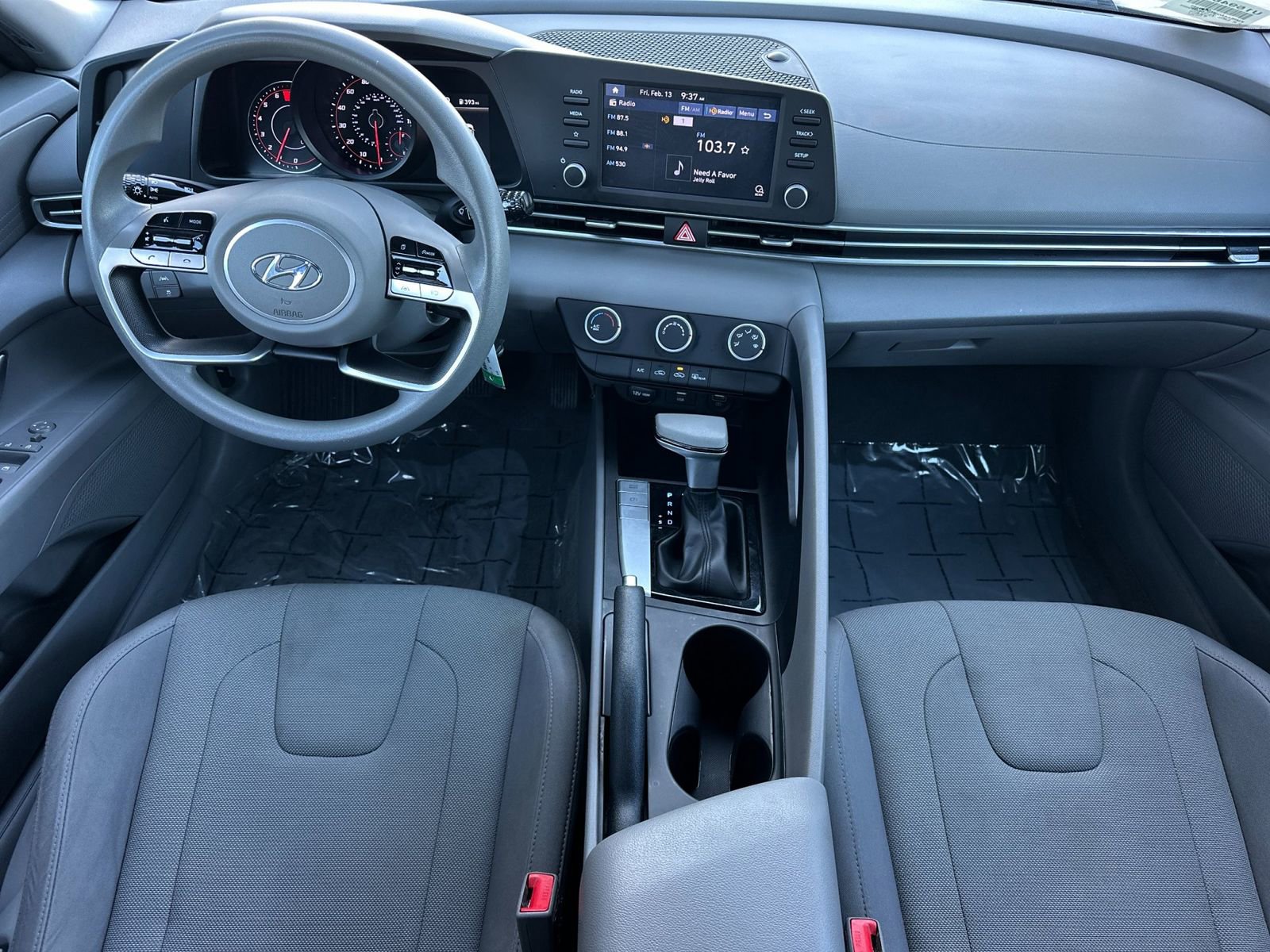 Used 2021 Hyundai Elantra SE image 12