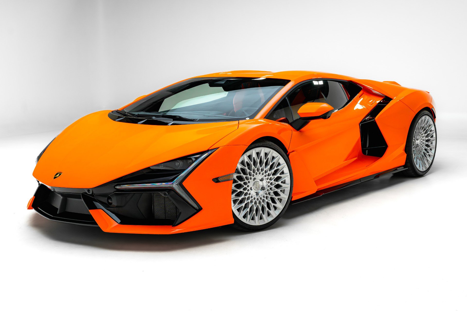 Used 2024 Lamborghini Revuelto AWD/4WD image 3