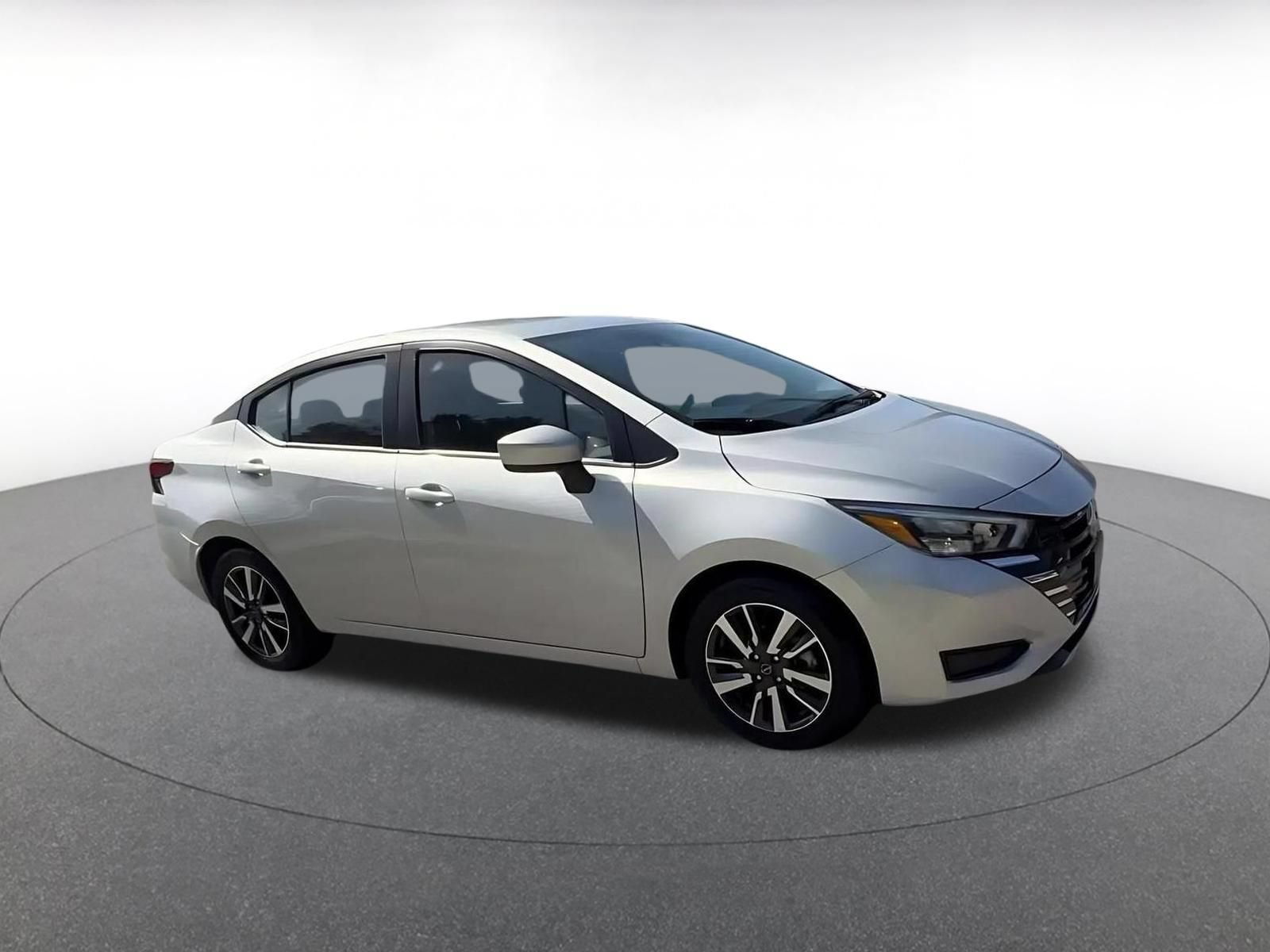 Used 2025 Nissan Versa SV FWD video 2
