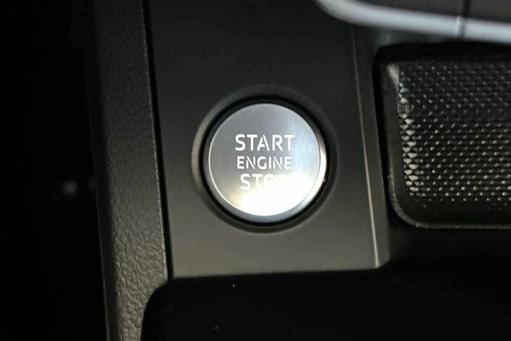 Used 2025 Audi A4 2.0T Premium w/ Convenience Package AWD/4WD image 21