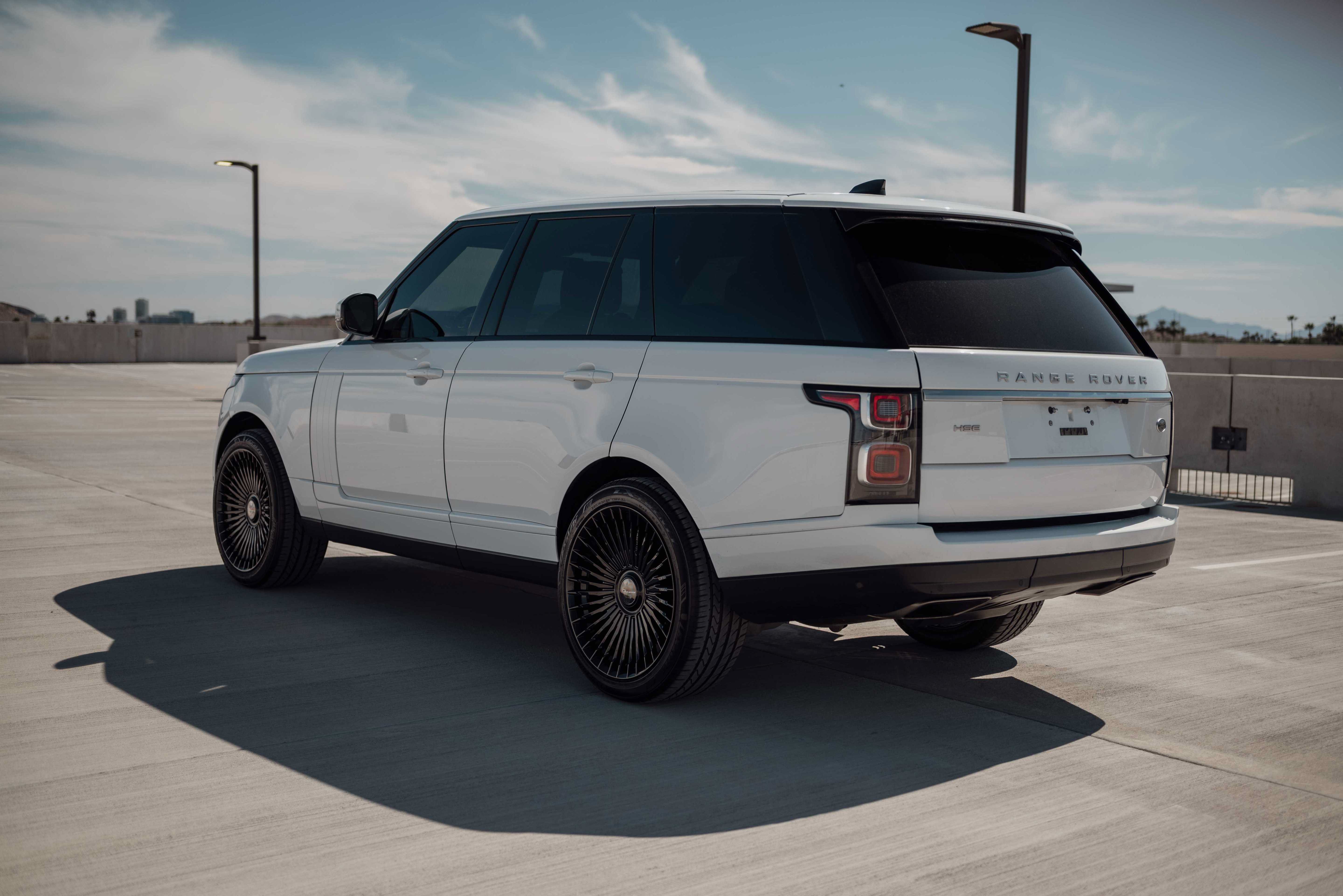 Used 2019 Land Rover Range Rover HSE AWD/4WD image 6