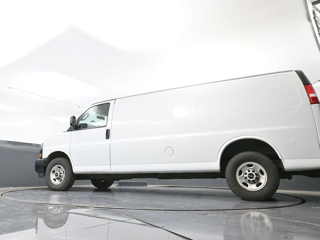 Used 2023 GMC Savana 2500 Extended w/ Enhanced Convenience Package image 67