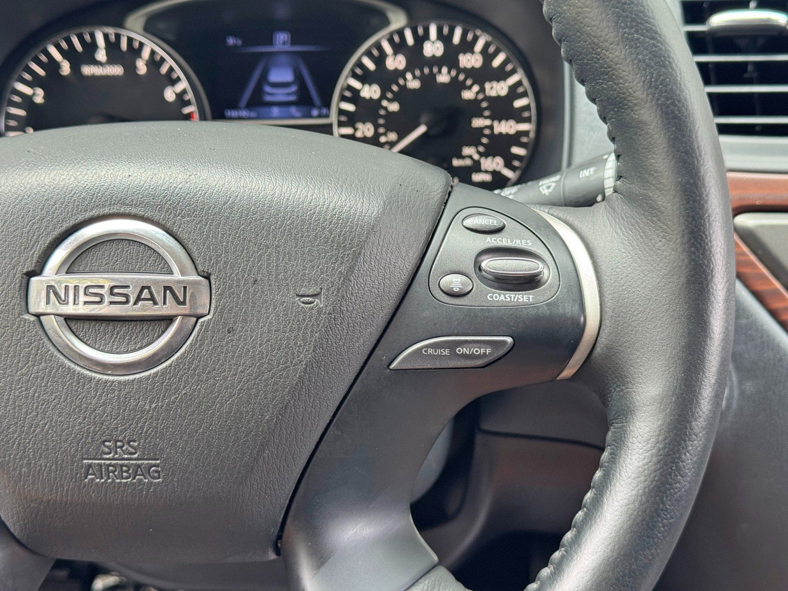 Used 2020 Nissan Pathfinder Platinum FWD image 20