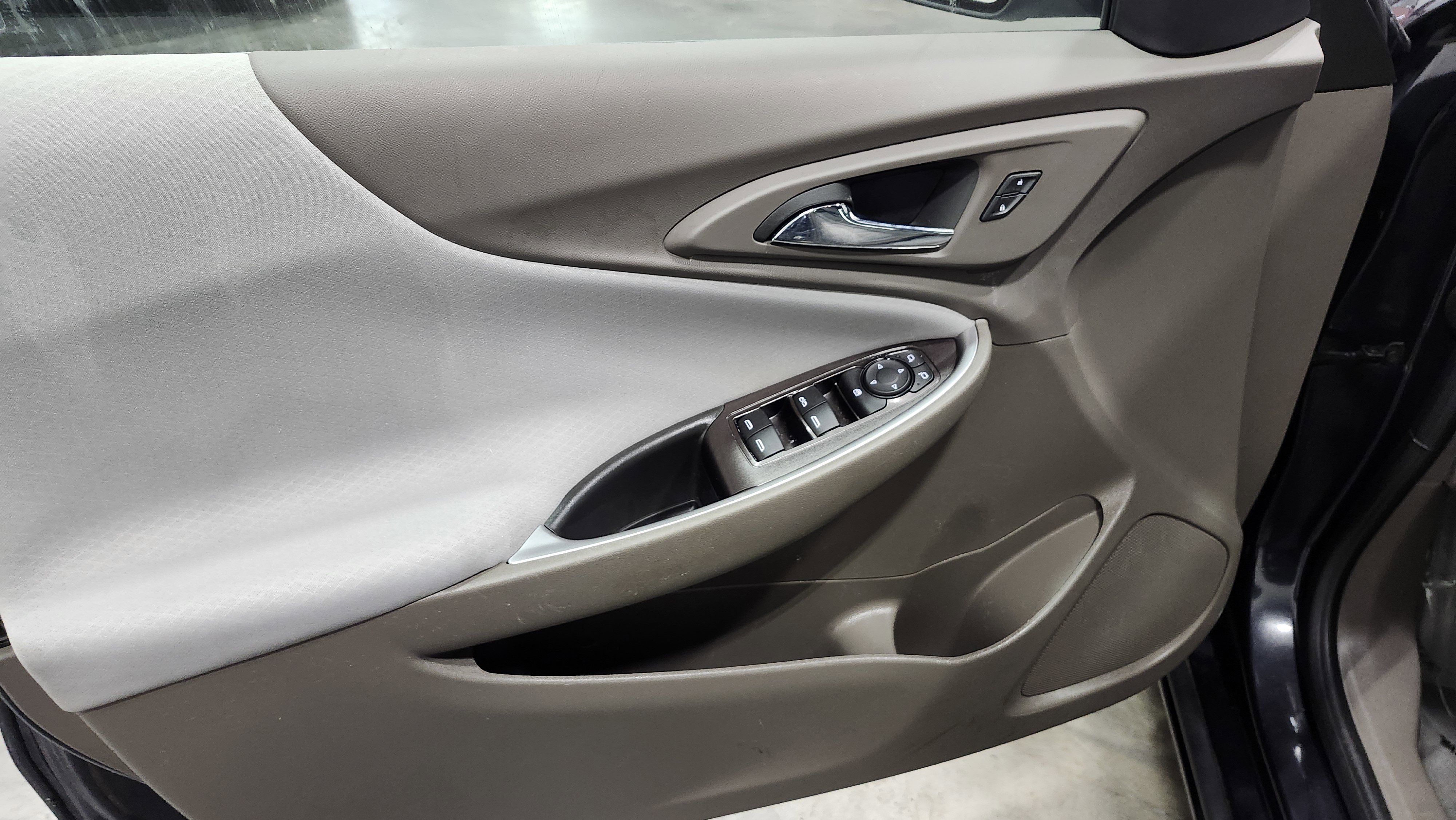 Used 2023 Chevrolet Malibu LT image 26