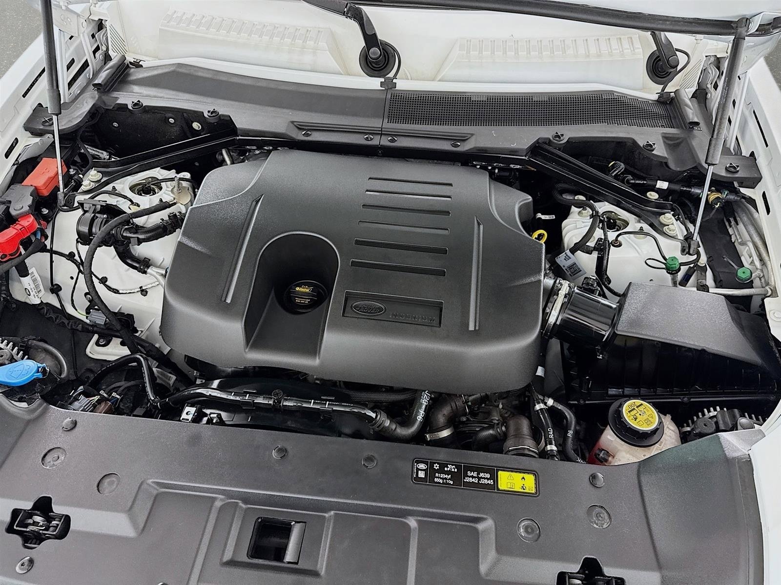 Used 2024 Land Rover Defender 110 X-Dynamic SE image 33