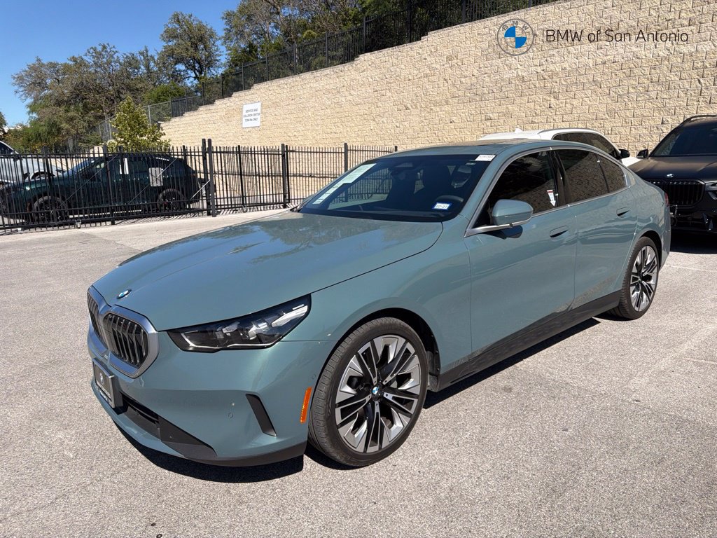 Certified 2024 BMW 530i xDrive w/ Convenience Package AWD/4WD image 1