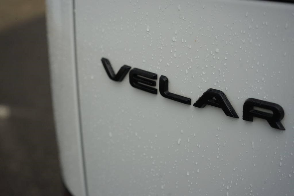 Used 2025 Land Rover Range Rover Velar Dynamic SE AWD/4WD image 9
