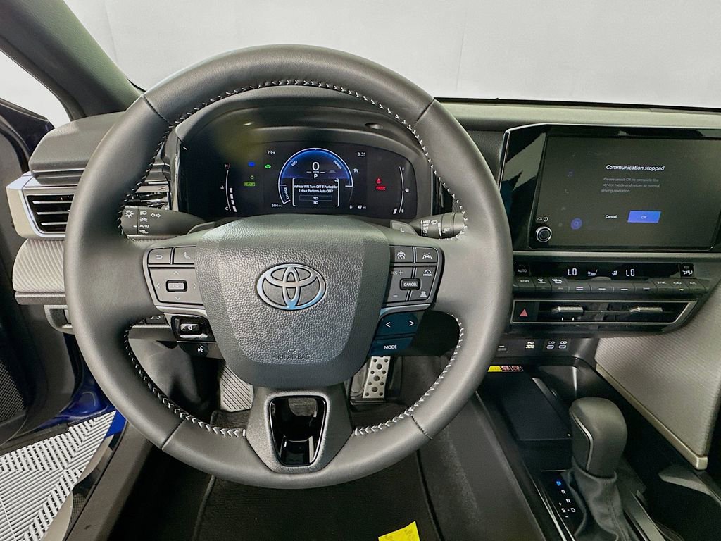 Used 2025 Toyota Camry SE w/ Convenience Package image 11