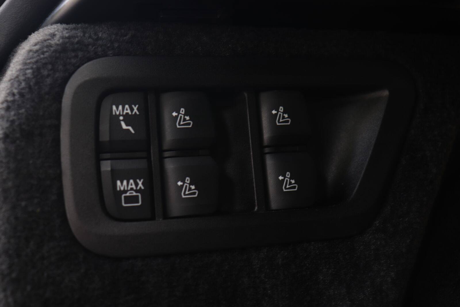 Used 2025 BMW X7 xDrive40i AWD/4WD image 21