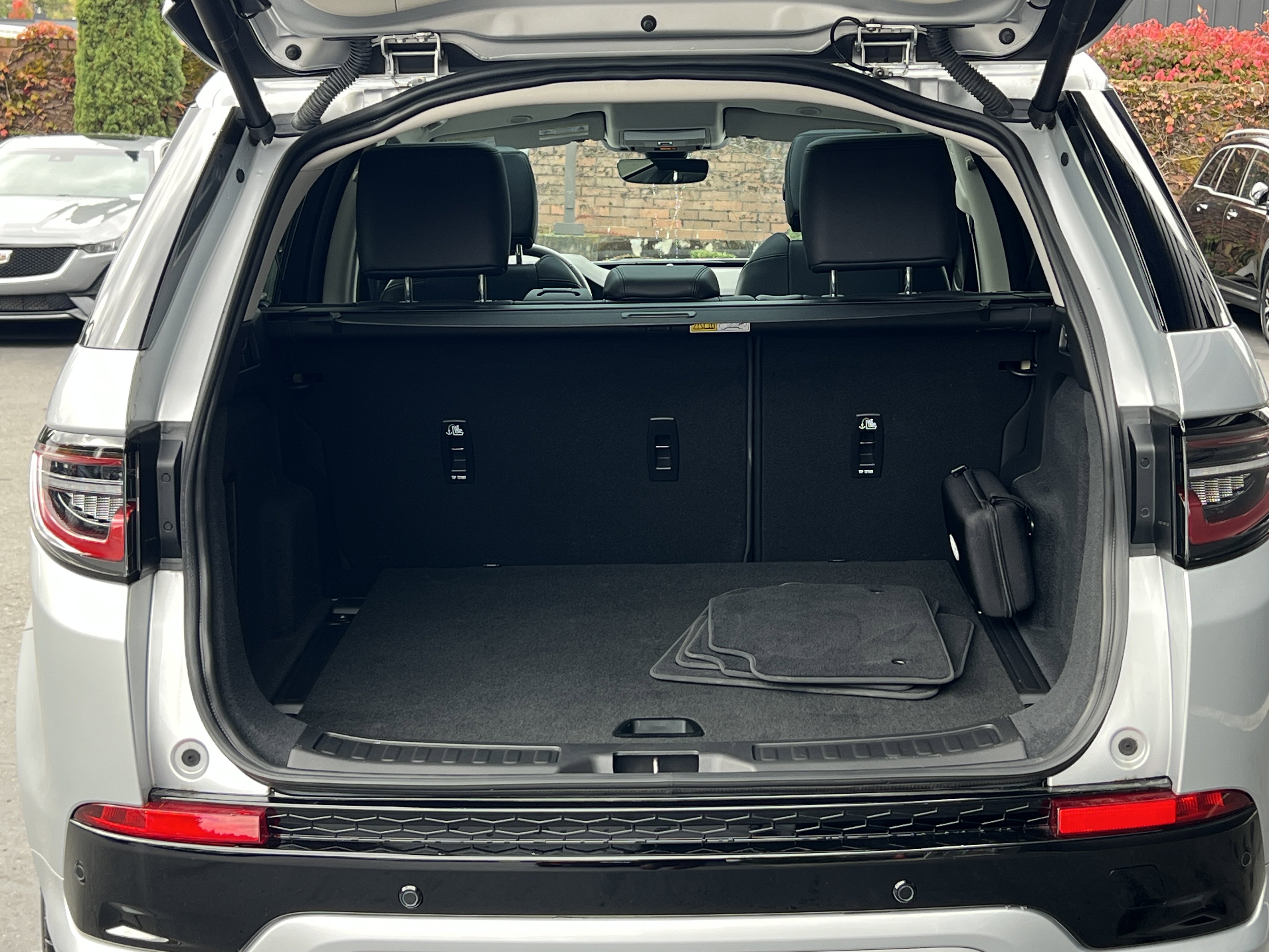 Certified 2024 Land Rover Discovery Sport S image 15