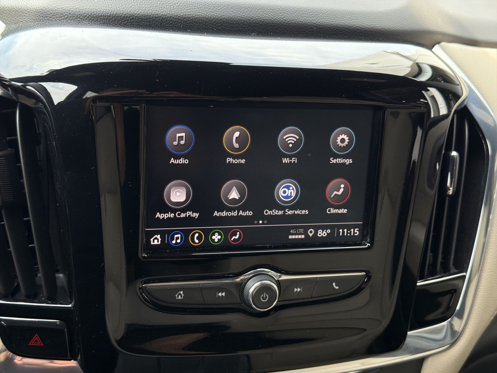 Used 2022 Chevrolet Traverse LS FWD image 18