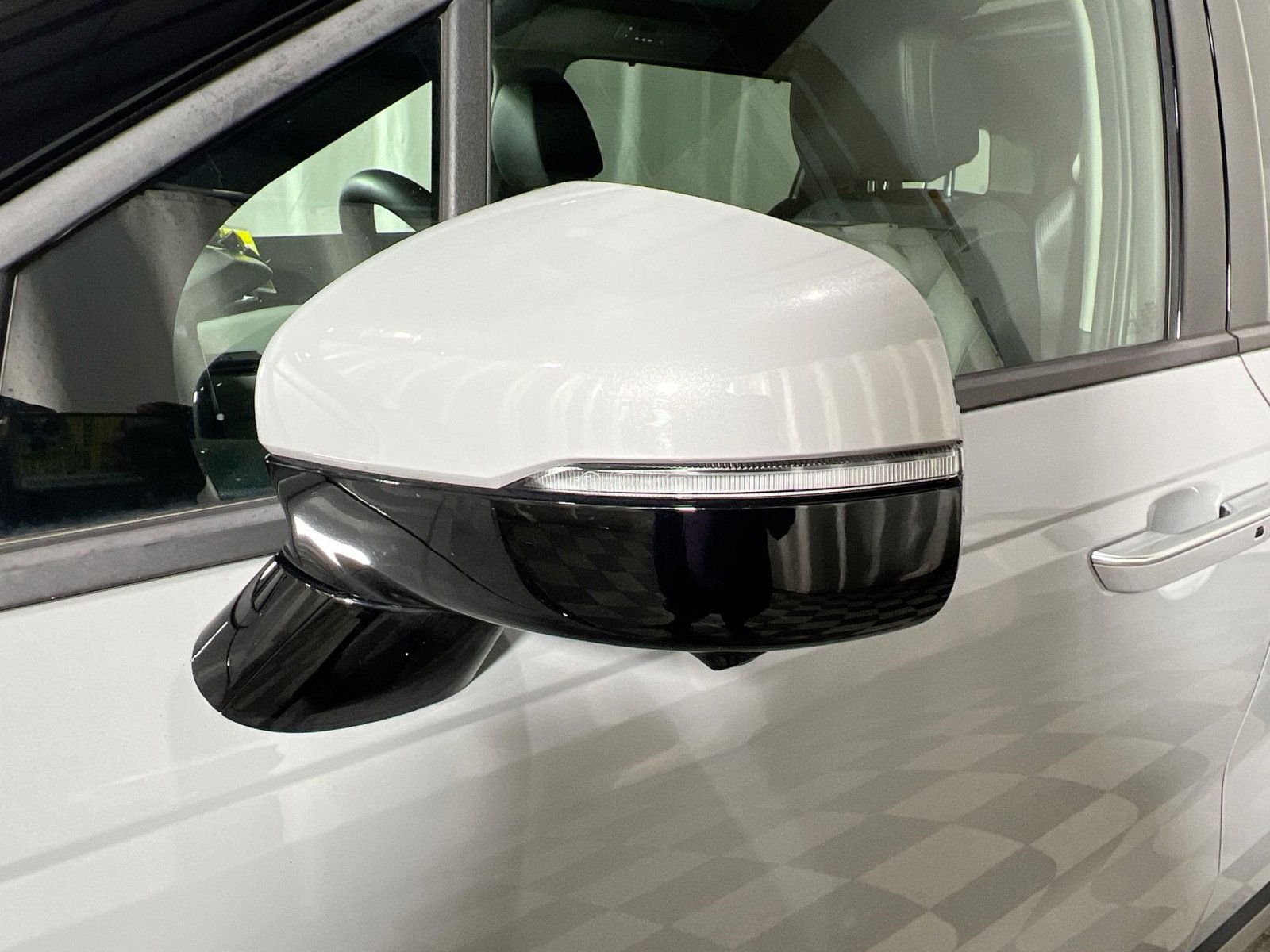 Used 2024 Kia Carnival SX Prestige image 11