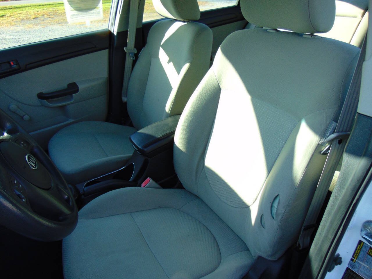 Used 2011 Kia Forte LX FWD image 8